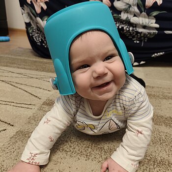 Jucăria preferată este o găletușă 😀