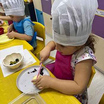 O activitate de la grădiniță, descoperind fructele toamnei!