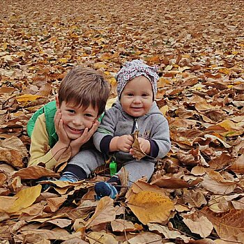 Când frunzele cad, noi rămânem împreună 🩵🩷