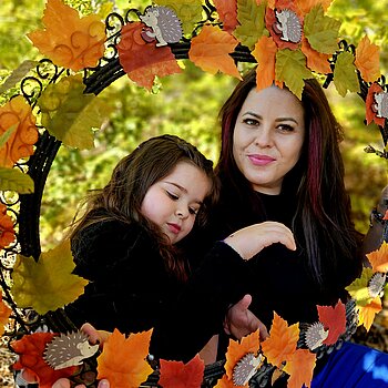 " Toamna cad frunzele, dar iubirea rămâne"