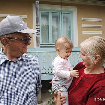 La bunici cu bunicii