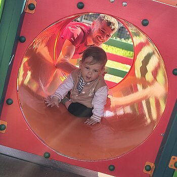 Matei la locul de joacă