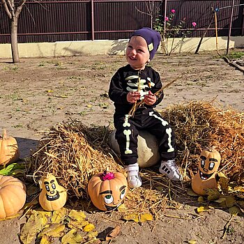 .
🍂 O  toamnă plină de zâmbete. Yanis este pregătit de concurs!