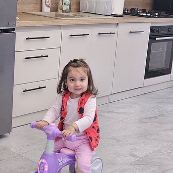 Bicicleta este preferata ei