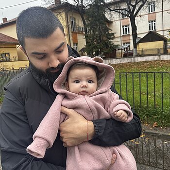 Cel mai mult îmi place toamna când mă plimb prin ploaie